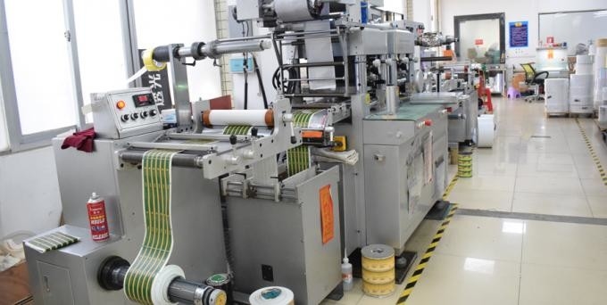GUANGZHOU YM PACKAGE PRODUCTS CO.,LTD. línea de producción del fabricante