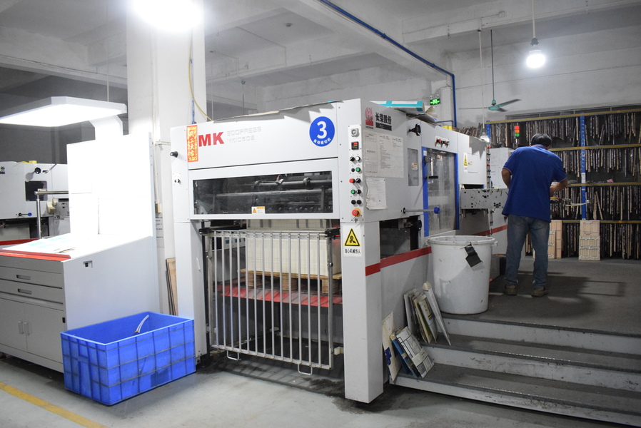 GUANGZHOU YM PACKAGE PRODUCTS CO.,LTD. línea de producción del fabricante