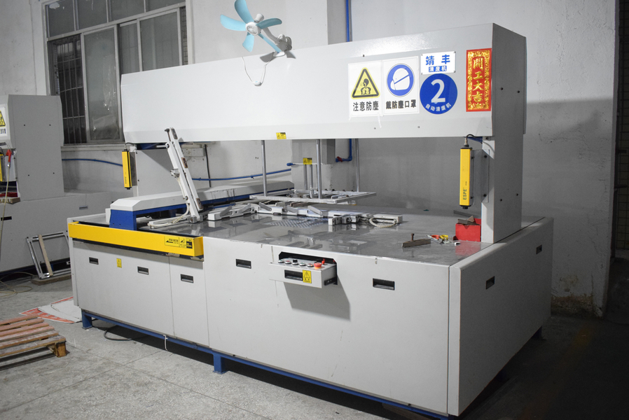 GUANGZHOU YM PACKAGE PRODUCTS CO.,LTD. línea de producción del fabricante