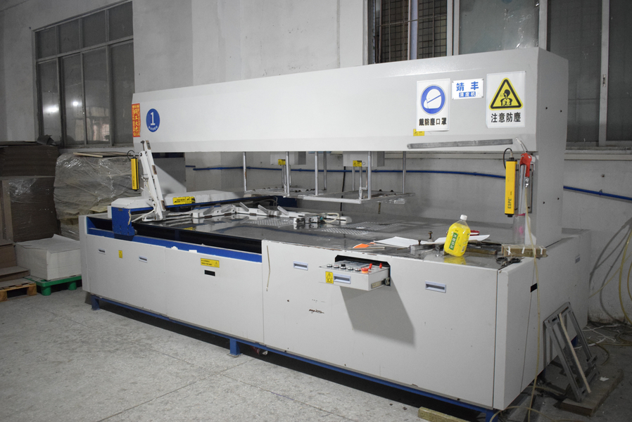GUANGZHOU YM PACKAGE PRODUCTS CO.,LTD. línea de producción del fabricante