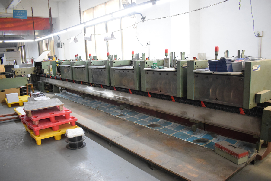 GUANGZHOU YM PACKAGE PRODUCTS CO.,LTD. línea de producción del fabricante
