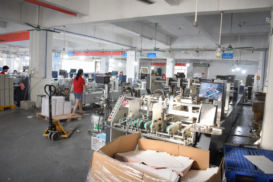 GUANGZHOU YM PACKAGE PRODUCTS CO.,LTD. línea de producción del fabricante