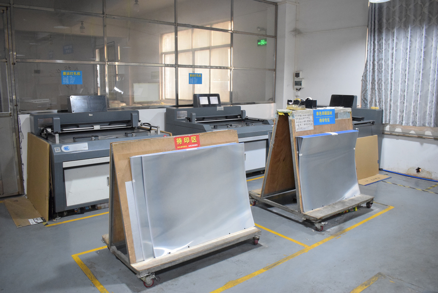 GUANGZHOU YM PACKAGE PRODUCTS CO.,LTD. línea de producción del fabricante