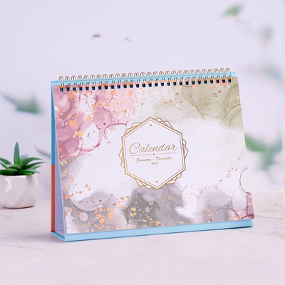 Actualice su oficina con calendarios de escritorio personalizados de marca de negocios de 12 x 12 pulgadas El regalo corporativo perfecto