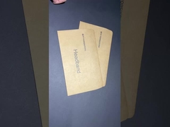 Envase de papel kraft rígido impreso a medida con logotipo para un envío seguro