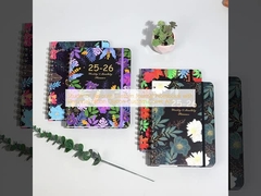 Cuaderno de diario personalizado favorito de los estudiantes con opción de personalización de arte de portada