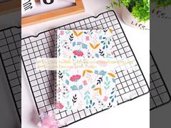 Cuaderno de diario personalizado con características de estilo artístico, impresión de logotipo y opción de personalización